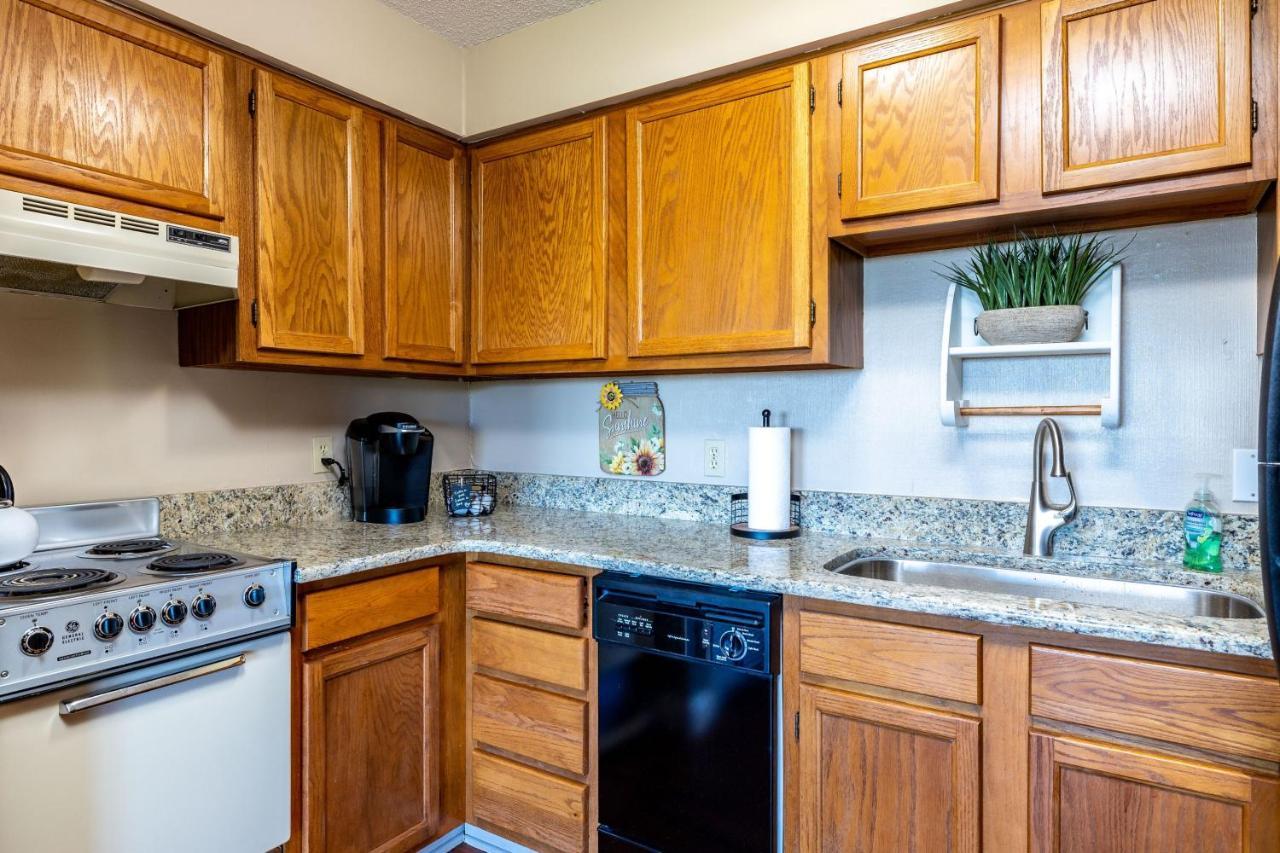 Wow Views!!-Mountain Escape-Outdoor Pool-Close To Downtown-Wifi-Cable-Private Balcony Gatlinburg Exterior foto