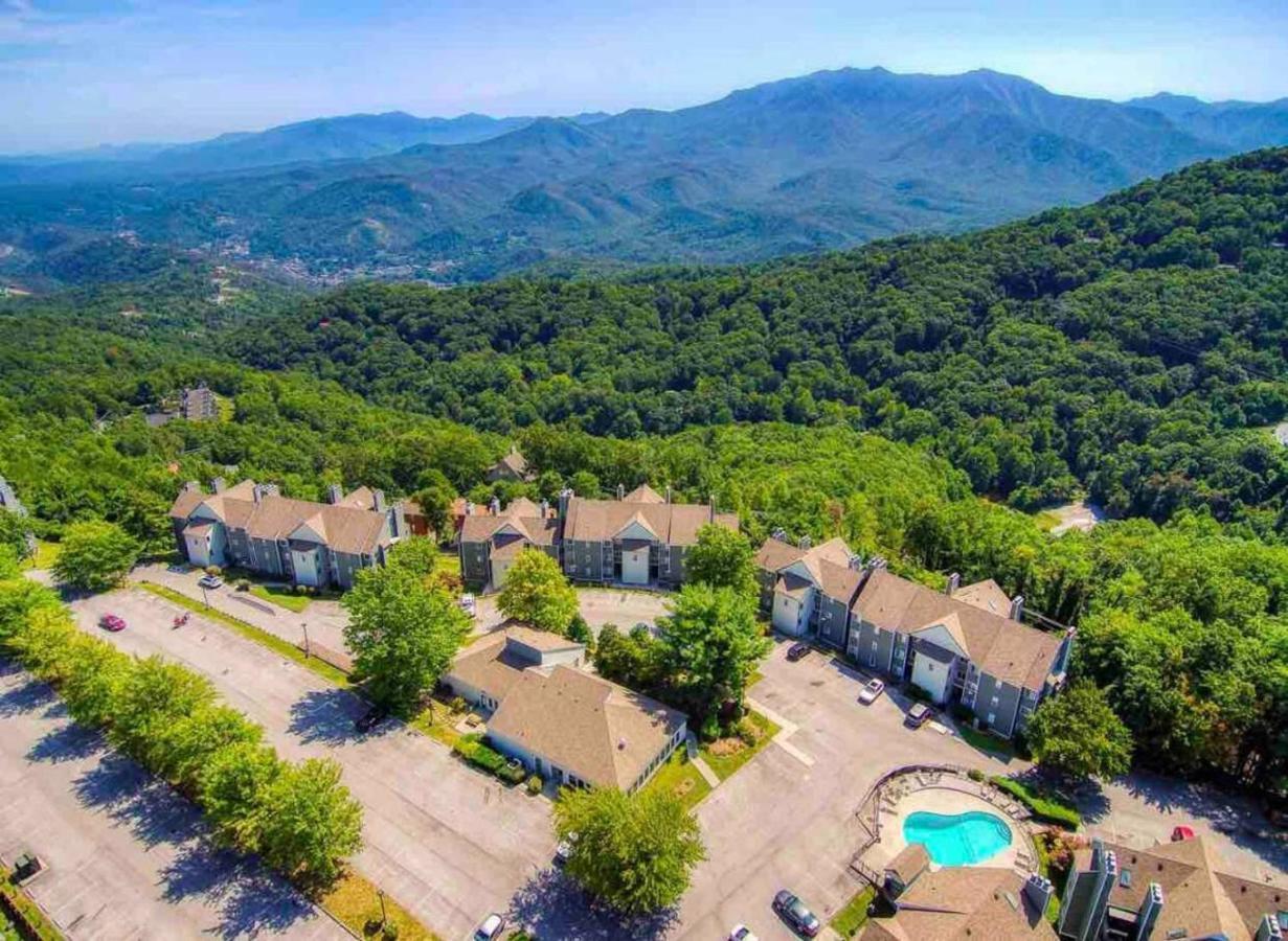 Wow Views!!-Mountain Escape-Outdoor Pool-Close To Downtown-Wifi-Cable-Private Balcony Gatlinburg Exterior foto