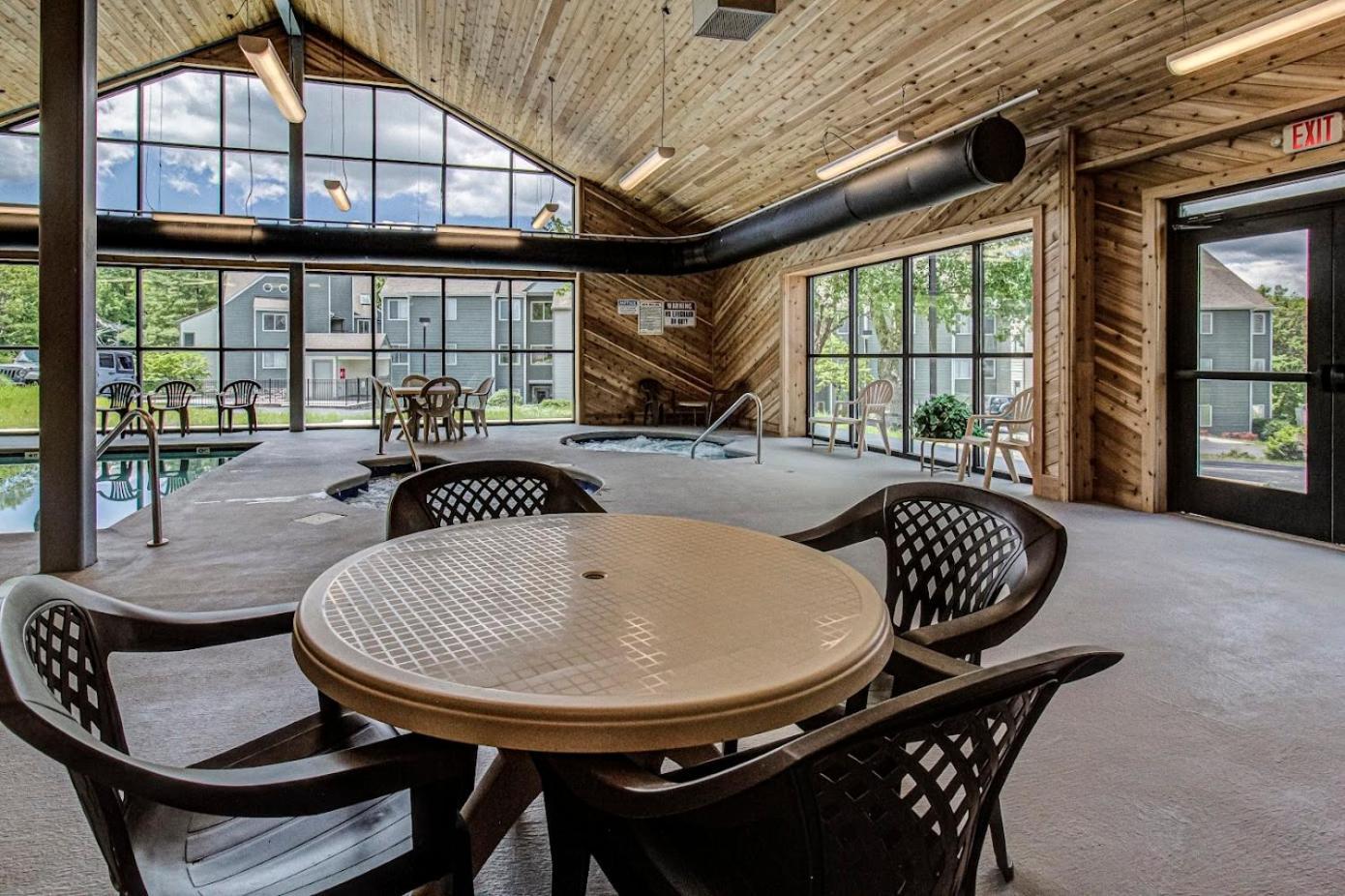 Wow Views!!-Mountain Escape-Outdoor Pool-Close To Downtown-Wifi-Cable-Private Balcony Gatlinburg Exterior foto